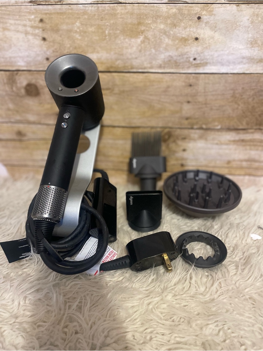 Dyson Supersonic Hair Dryer HD01 w/ attachments & stand